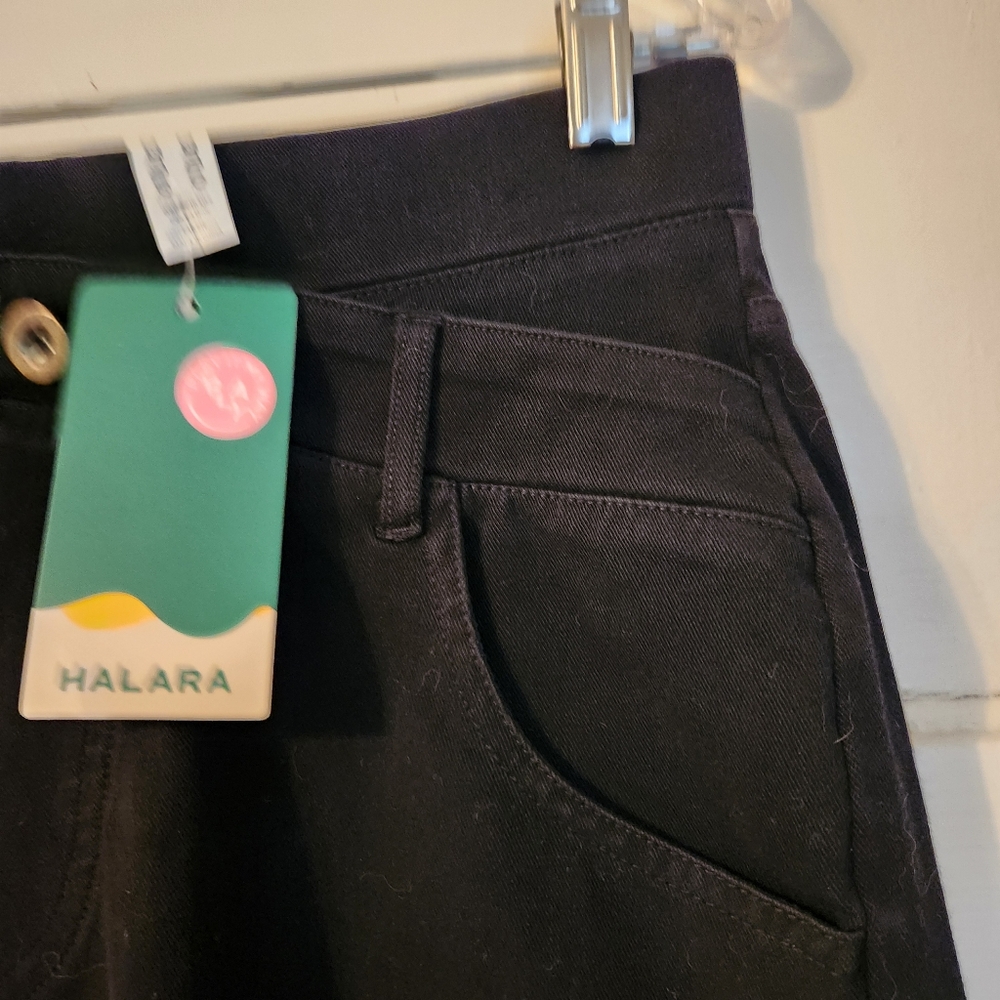 NWT Halara sz MEDIUM Women's Black Stretchy Shorts Crossover Highwaisted Cuffed - Picture 2 of 12